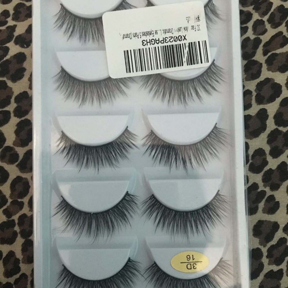 ⭐️NWT! False Eyelashes❣️ Pack of 5!